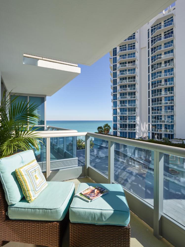 One-Bedroom Apartment - Bay Front with Partial Ocean View interior
